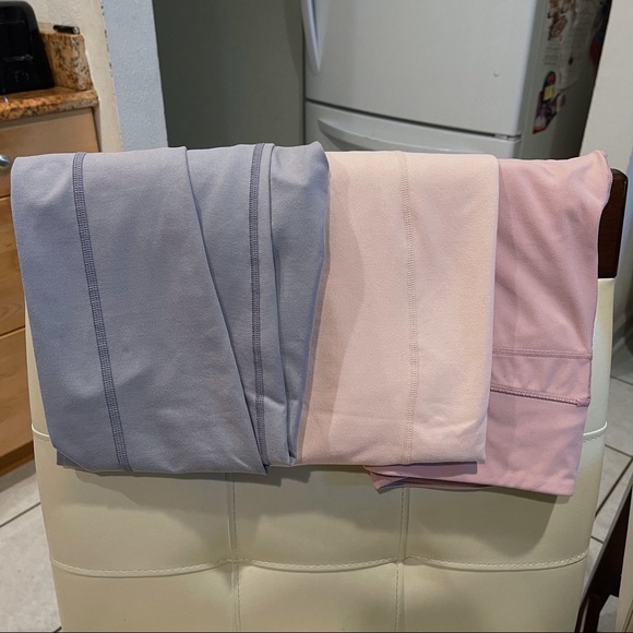 Fabletics Define High-Waisted Legging - Picture 5 of 5